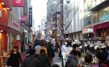 Wajib Ke Myeongdong, Pusatnya Food Street Di Seoul !