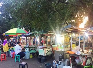 Asiknya.. Ibadah dan Kuliner di Masjid Agung Sunda Kelapa