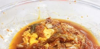 Ini Dia, Cara Makan Kimchi Yang Anti Mainstream !