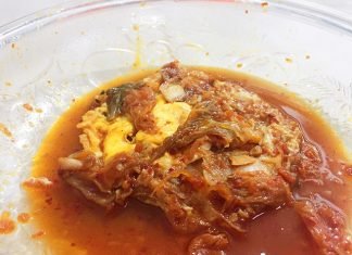 Ini Dia, Cara Makan Kimchi Yang Anti Mainstream !